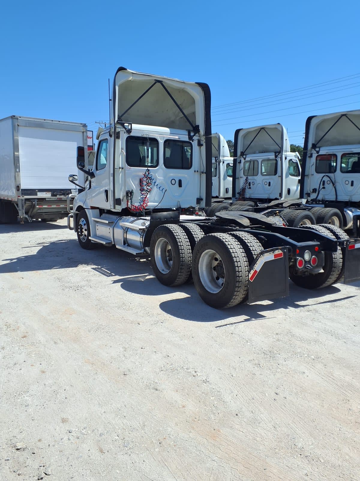 2020 Freightliner Cascadia in Greenville, SC — photo 6