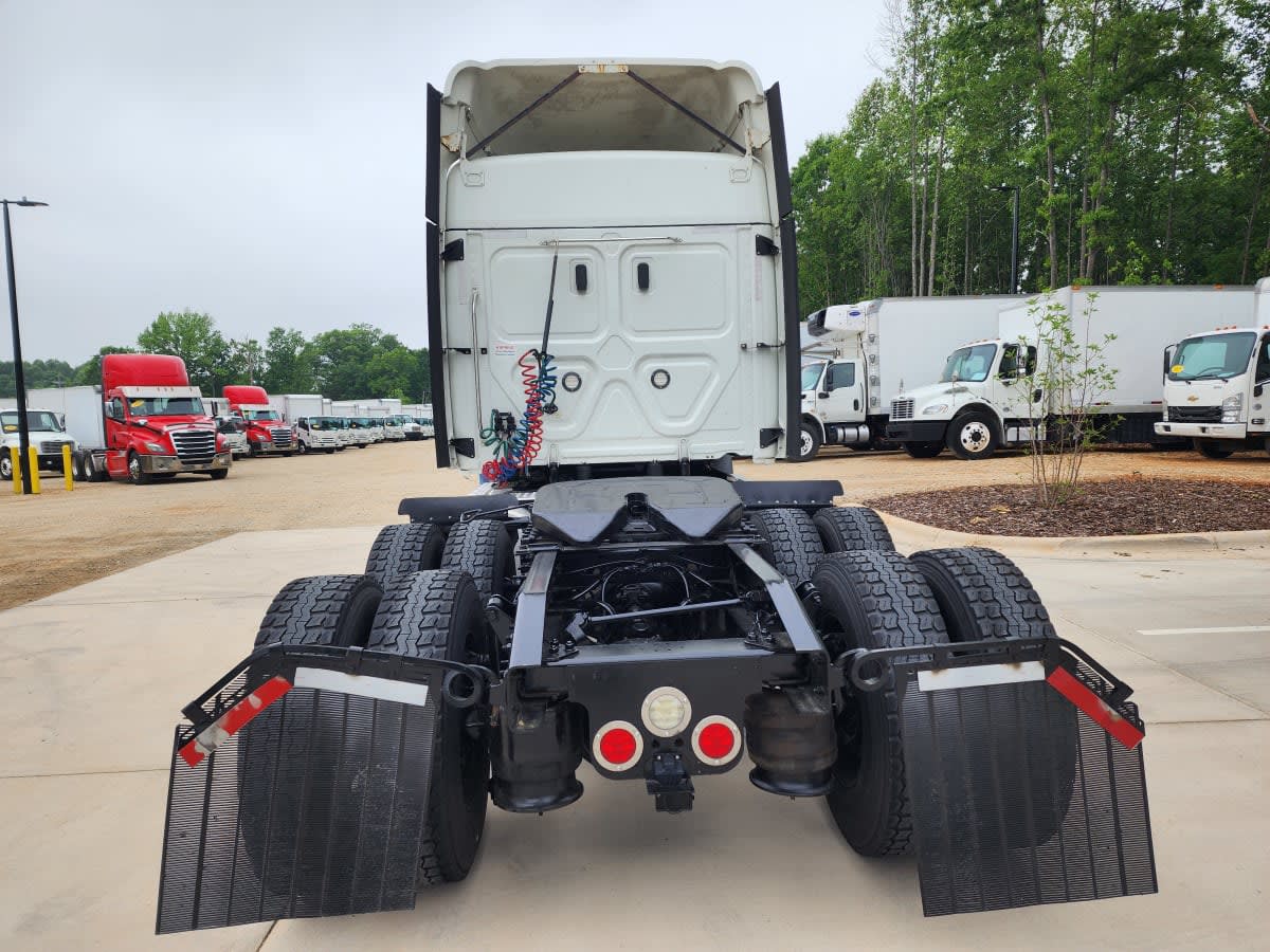 2020 Freightliner Cascadia in Greensboro, NC — photo 5