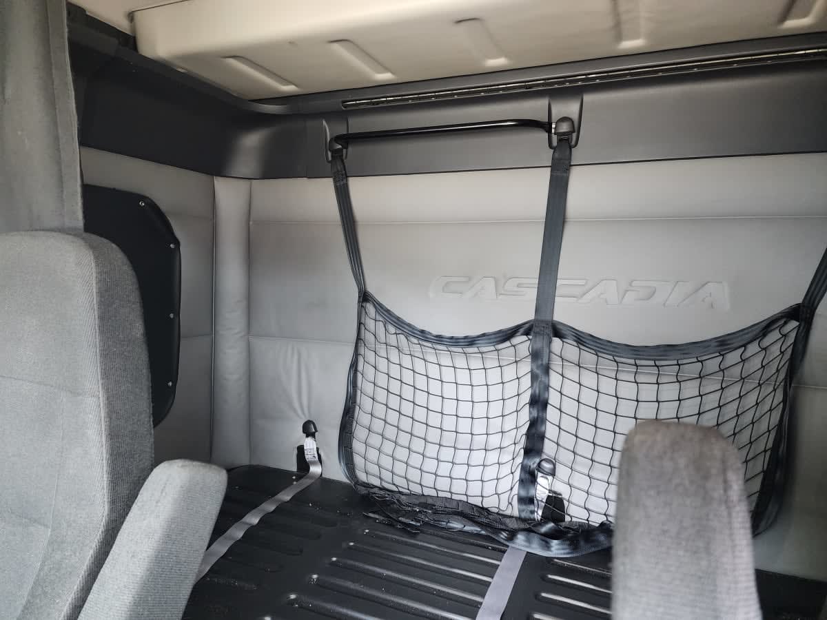 2020 Freightliner Cascadia in Greensboro, NC — photo 8