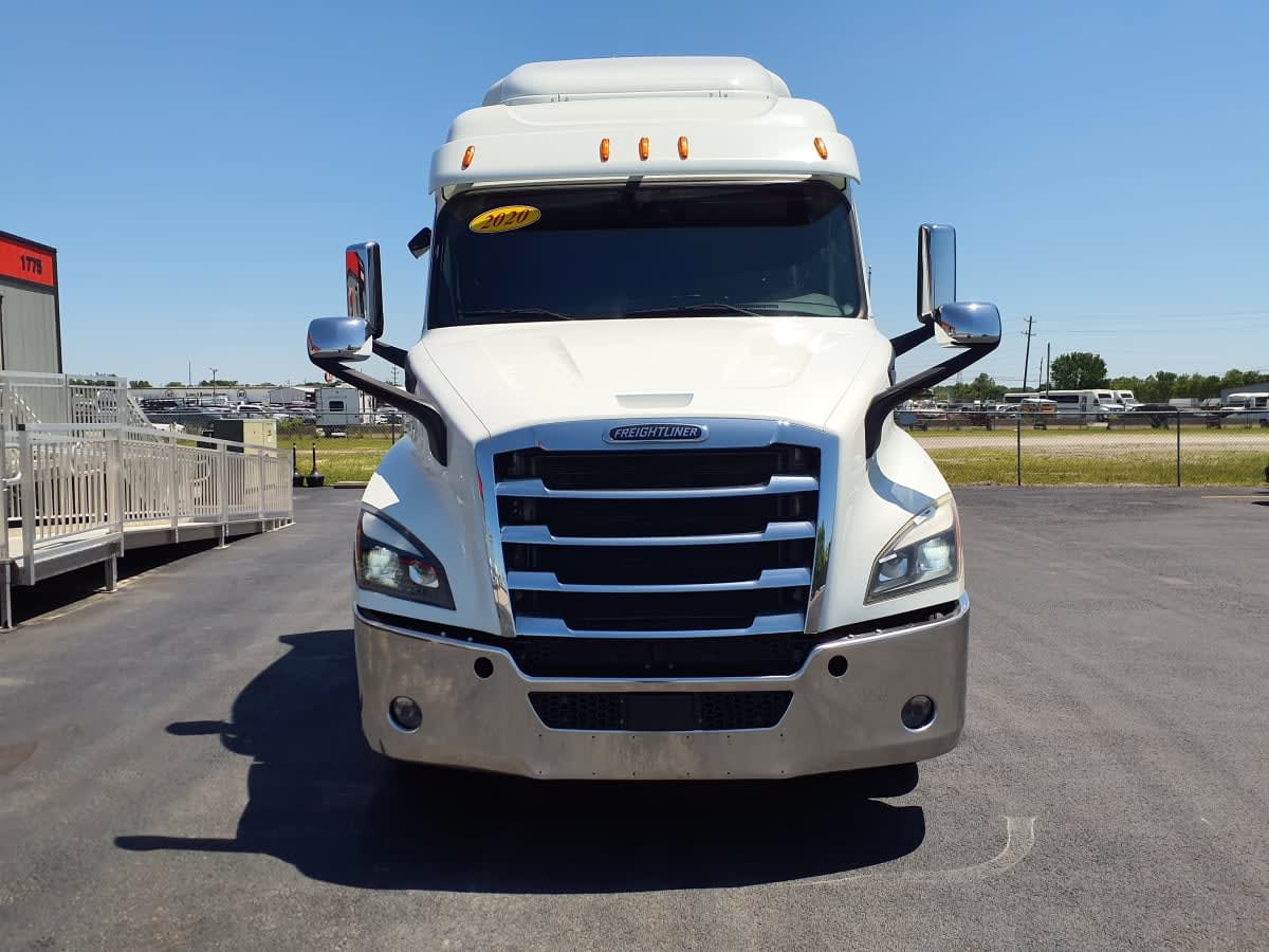 2020 Freightliner Cascadia in Clarksville, IN — photo 3