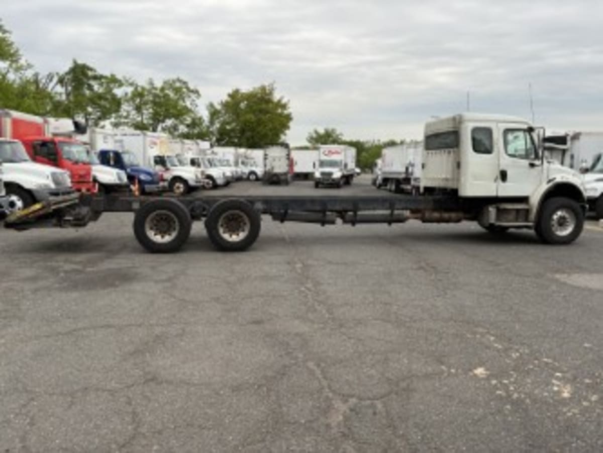 2021 Freightliner M2 106 in Newark, NJ — photo 3
