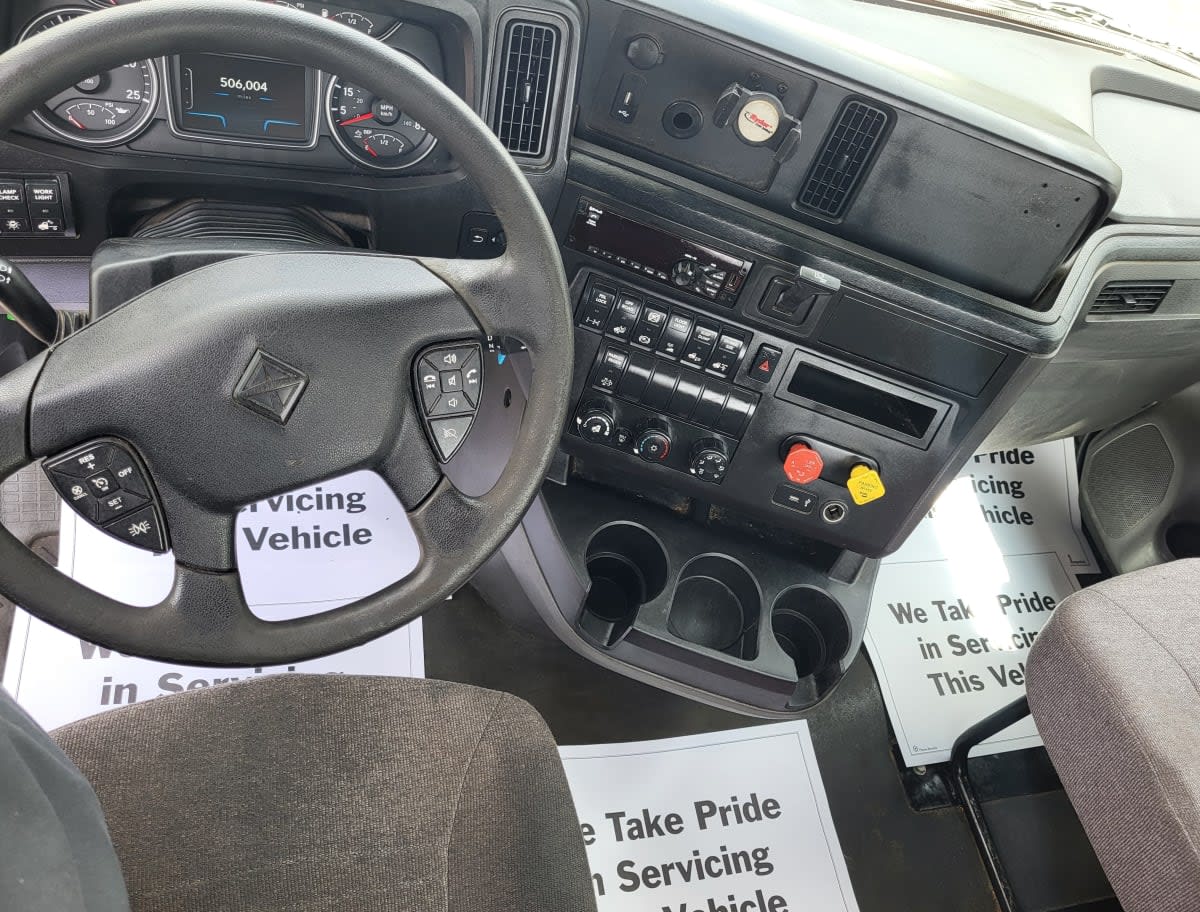 2020 International LT in Jacksonville, FL — photo 11