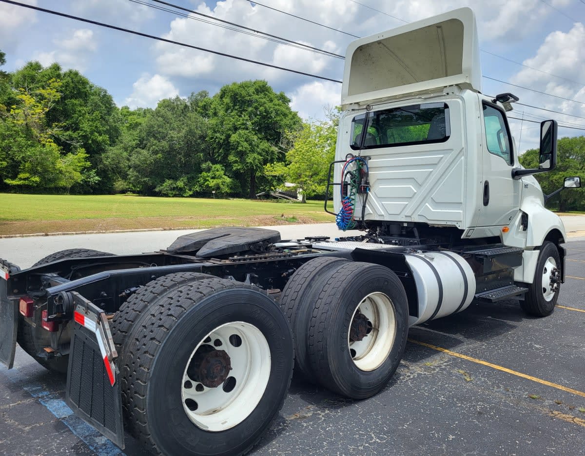 2020 International LT in Jacksonville, FL — photo 6