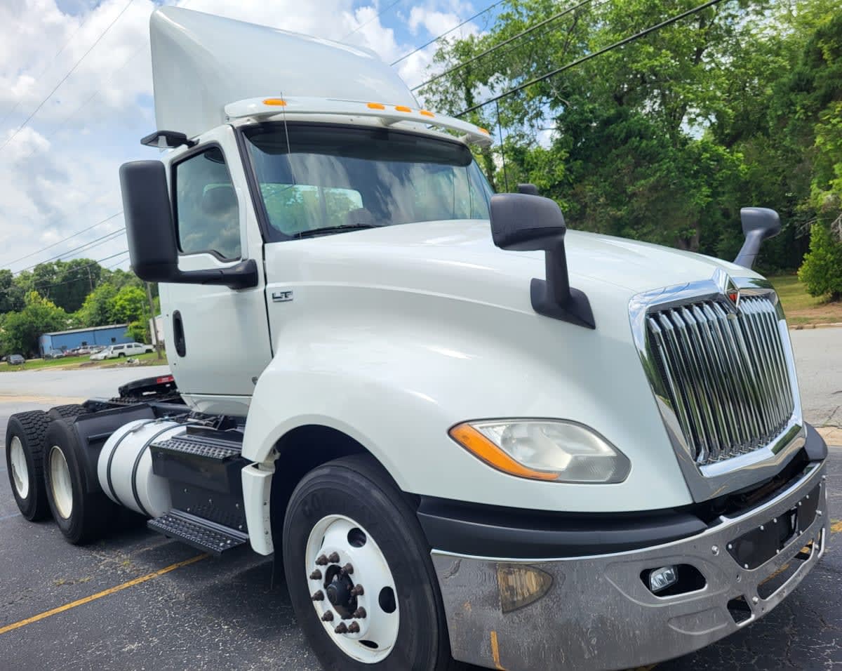 2020 International LT in Jacksonville, FL — photo 3
