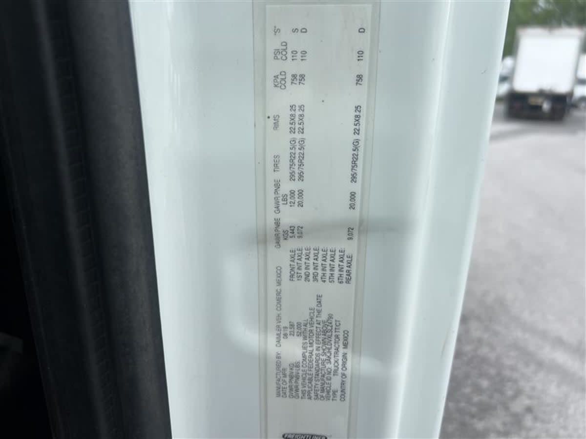 2020 Freightliner Cascadia in Beltsville, MD — photo 9