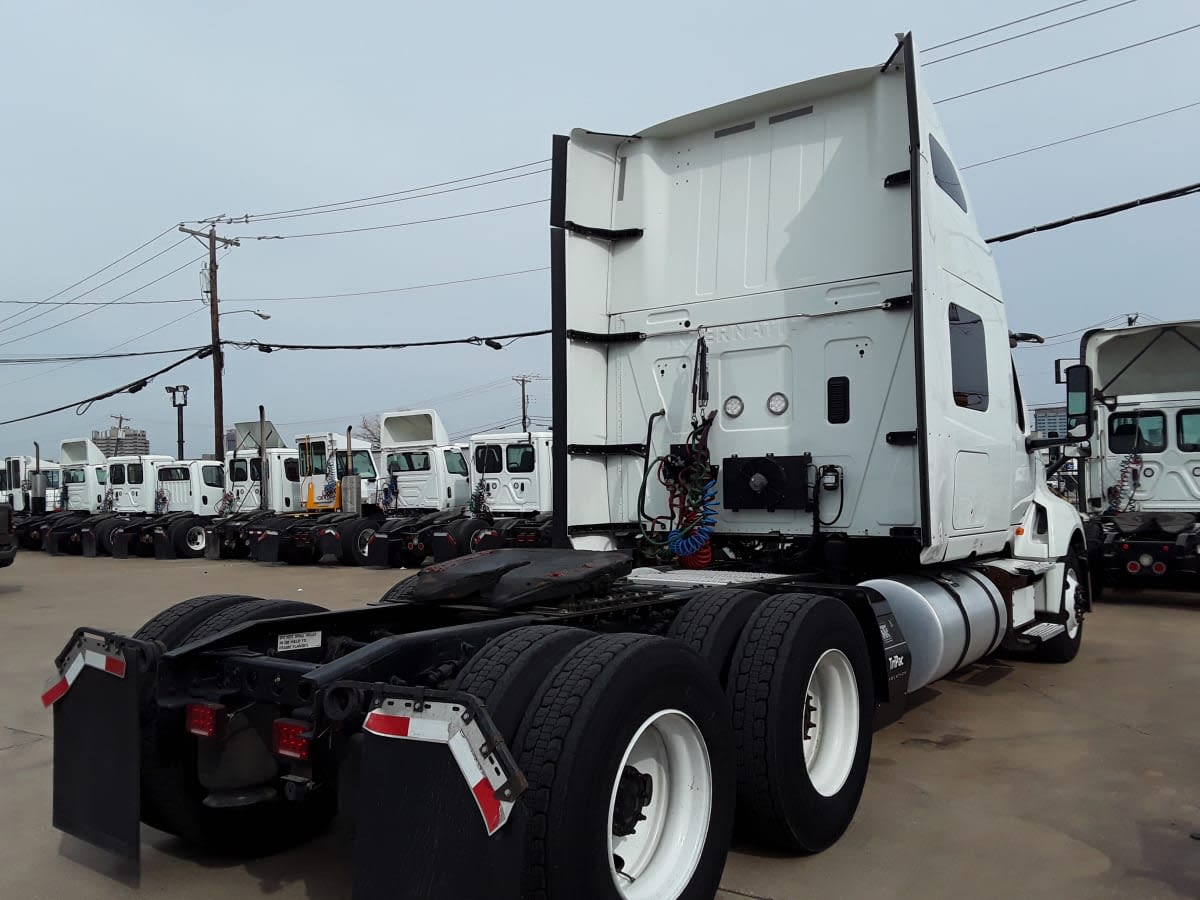 2020 International LT in Dallas, TX — photo 4