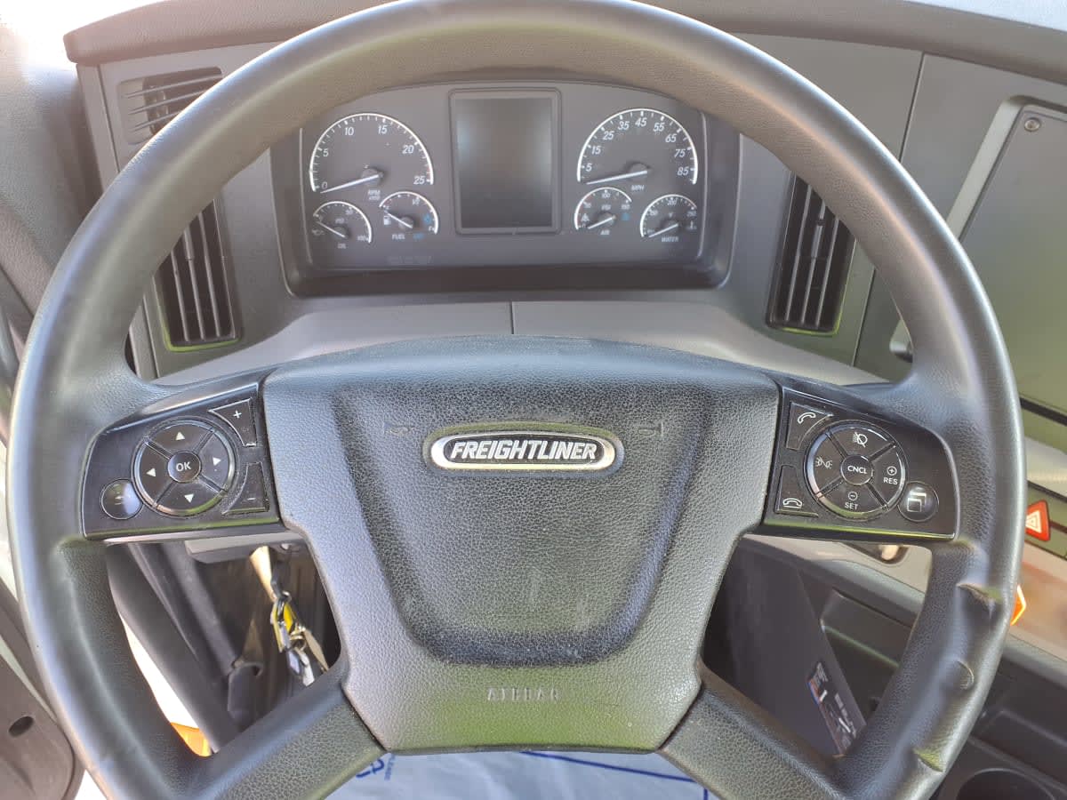 2020 Freightliner Cascadia in Greenville, SC — photo 10