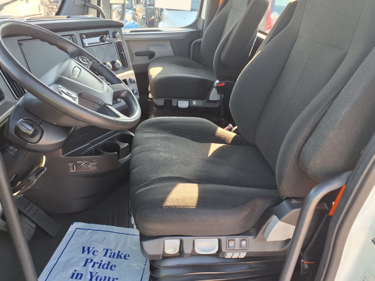 2020 Freightliner Cascadia in Greenville, SC — photo 7