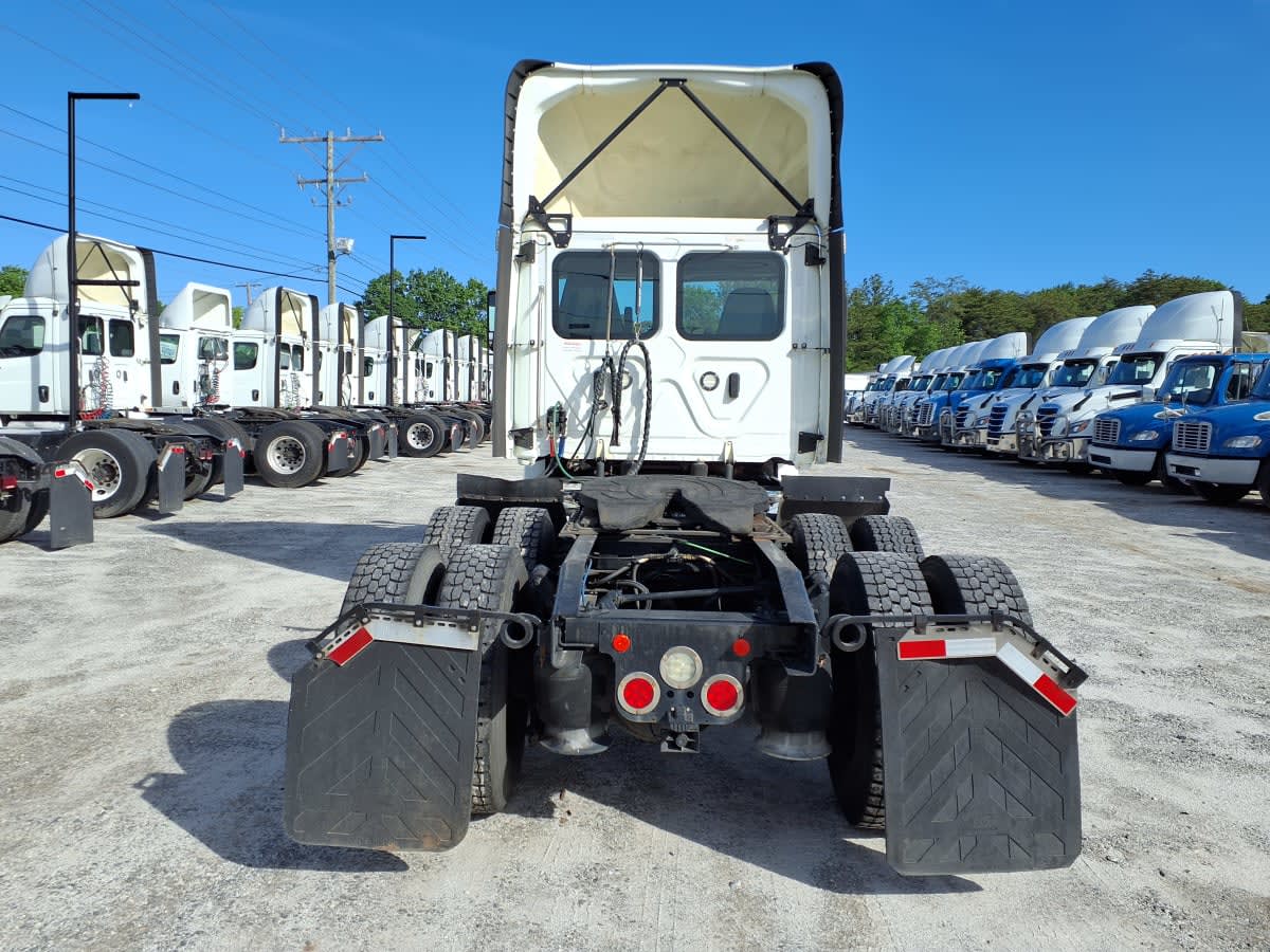 2020 Freightliner Cascadia in Greenville, SC — photo 5
