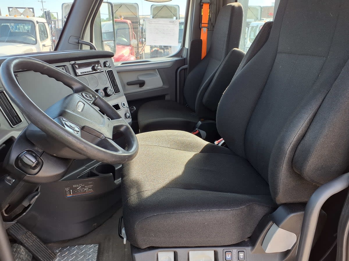2020 Freightliner Cascadia in Greenville, SC — photo 7