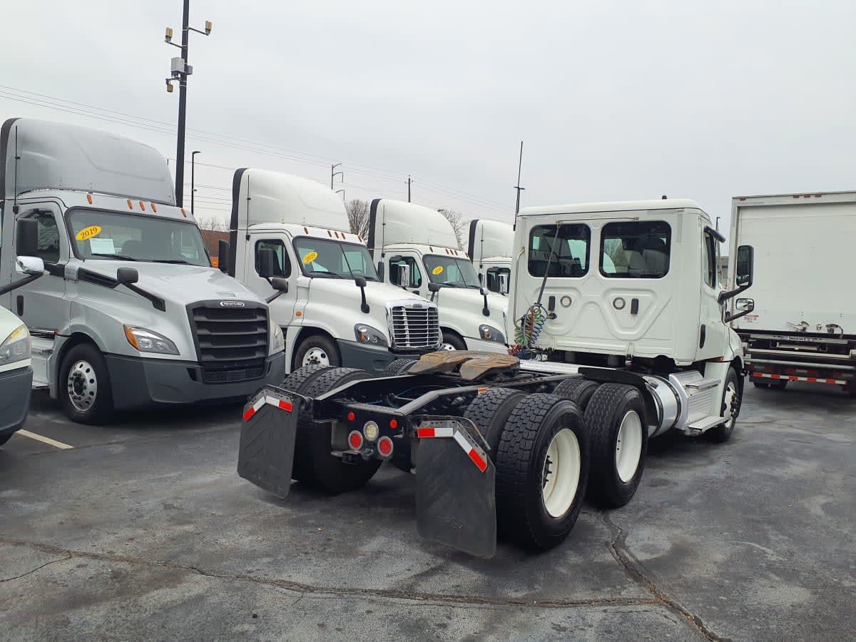 2020 Freightliner Cascadia in Atlanta, GA — photo 6