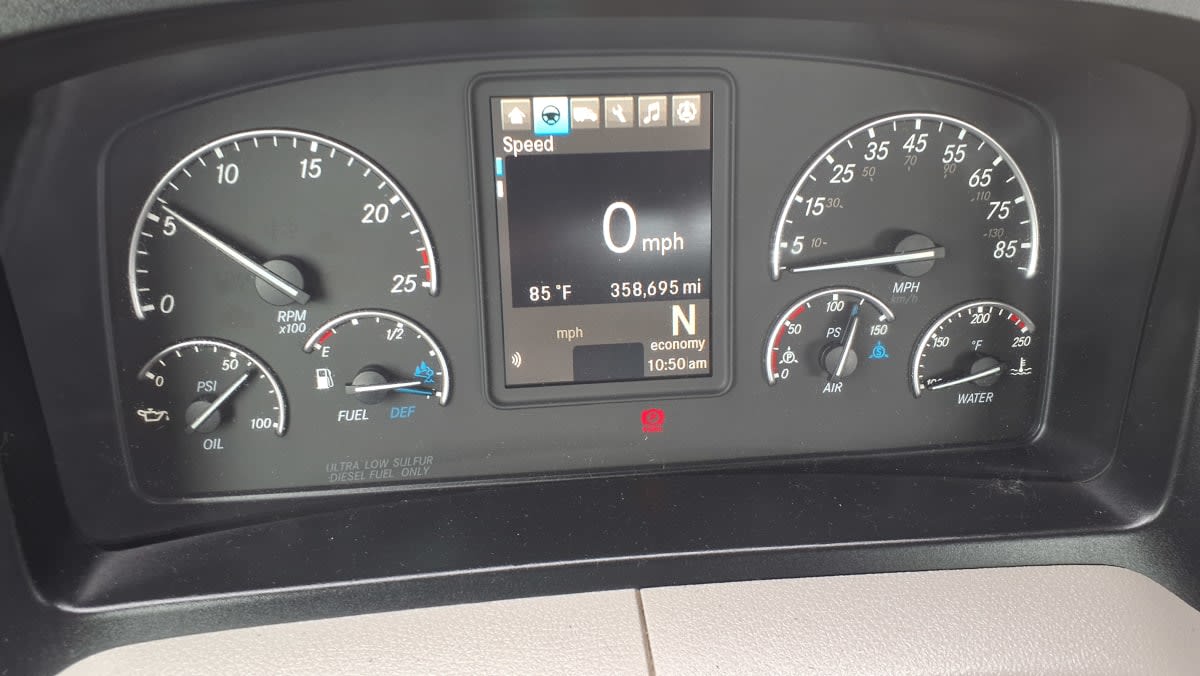2020 Freightliner Cascadia in West Chester, OH — photo 9