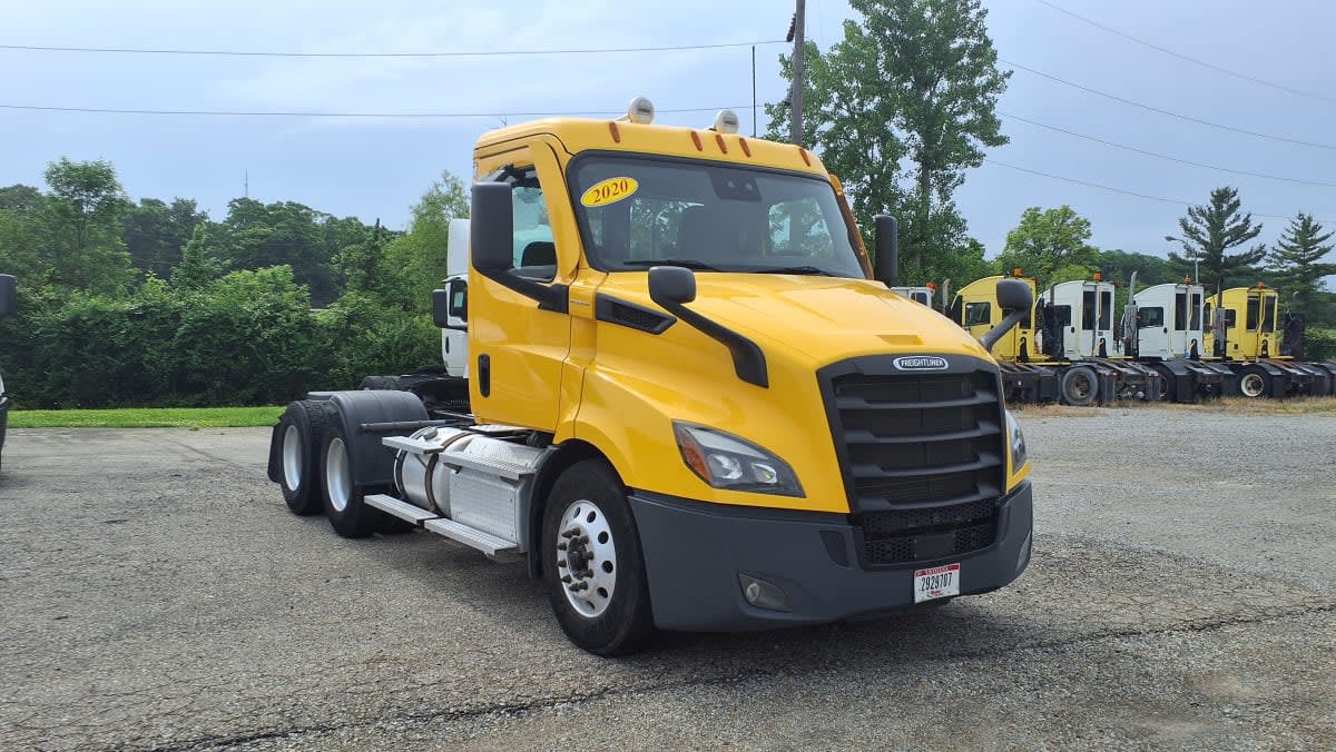 2020 Freightliner Cascadia in West Chester, OH — photo 3