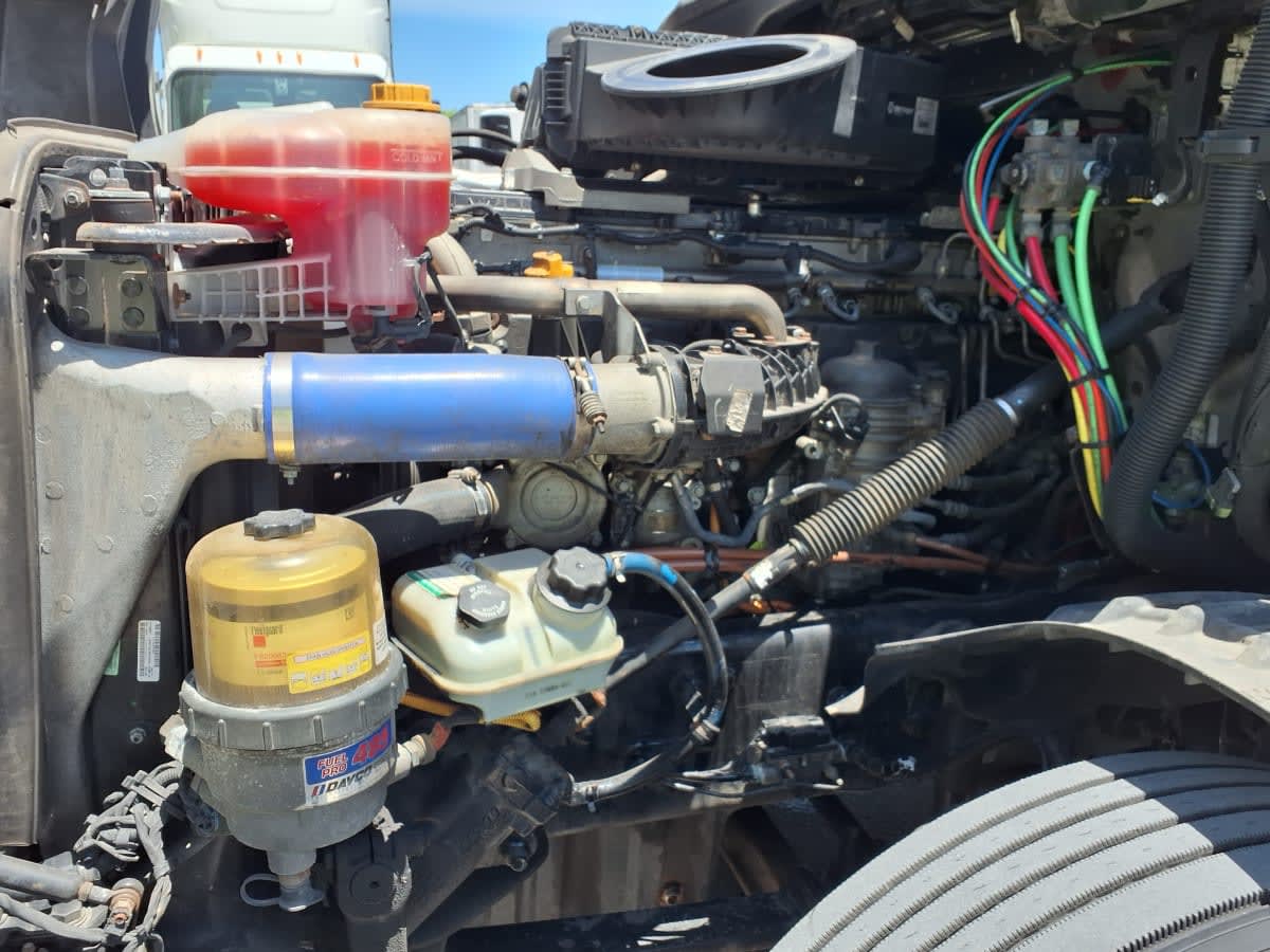 2020 Freightliner Cascadia in Davie, FL — photo 9