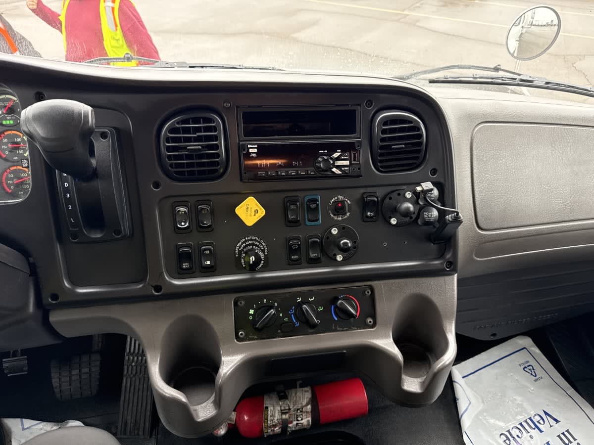 2020 Freightliner M2 106 in Taylor, MI — photo 17
