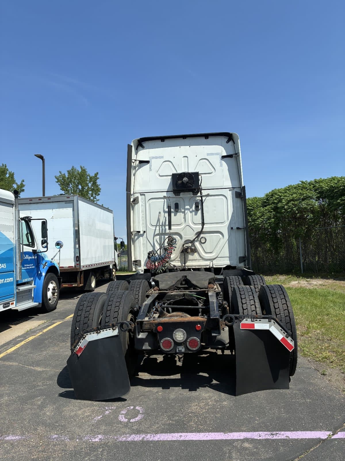 2021 Freightliner Cascadia in Minneapolis, MN — photo 5