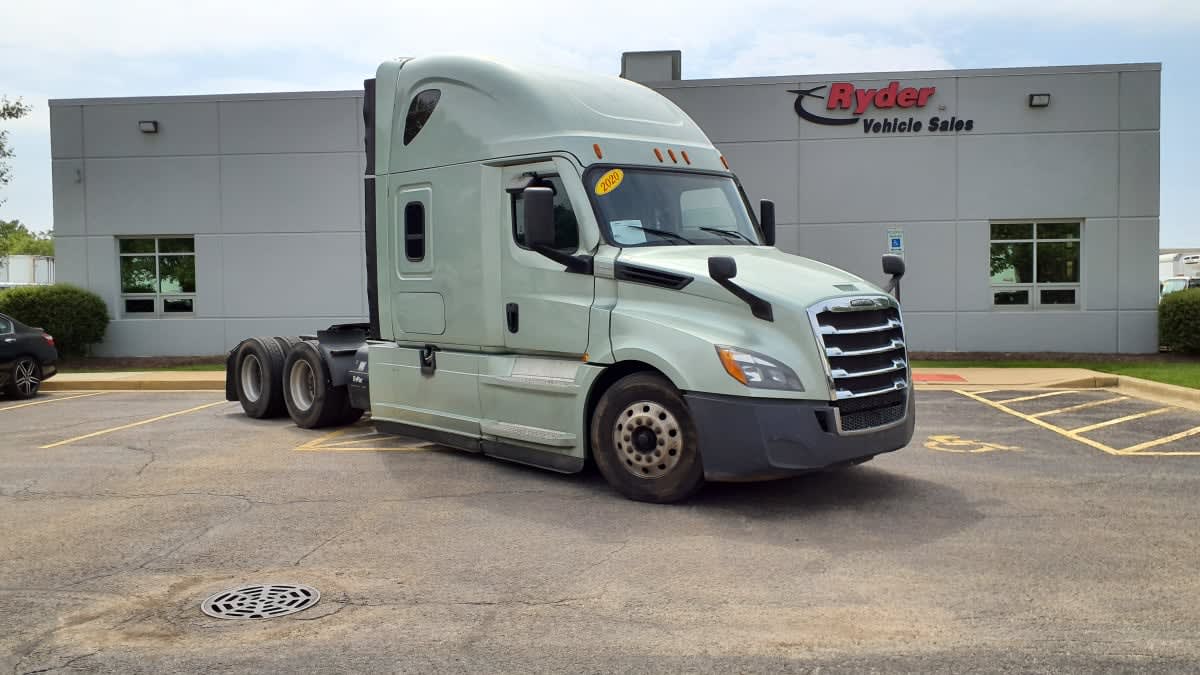 2020 Freightliner Cascadia in Bolingbrook, IL — photo 3
