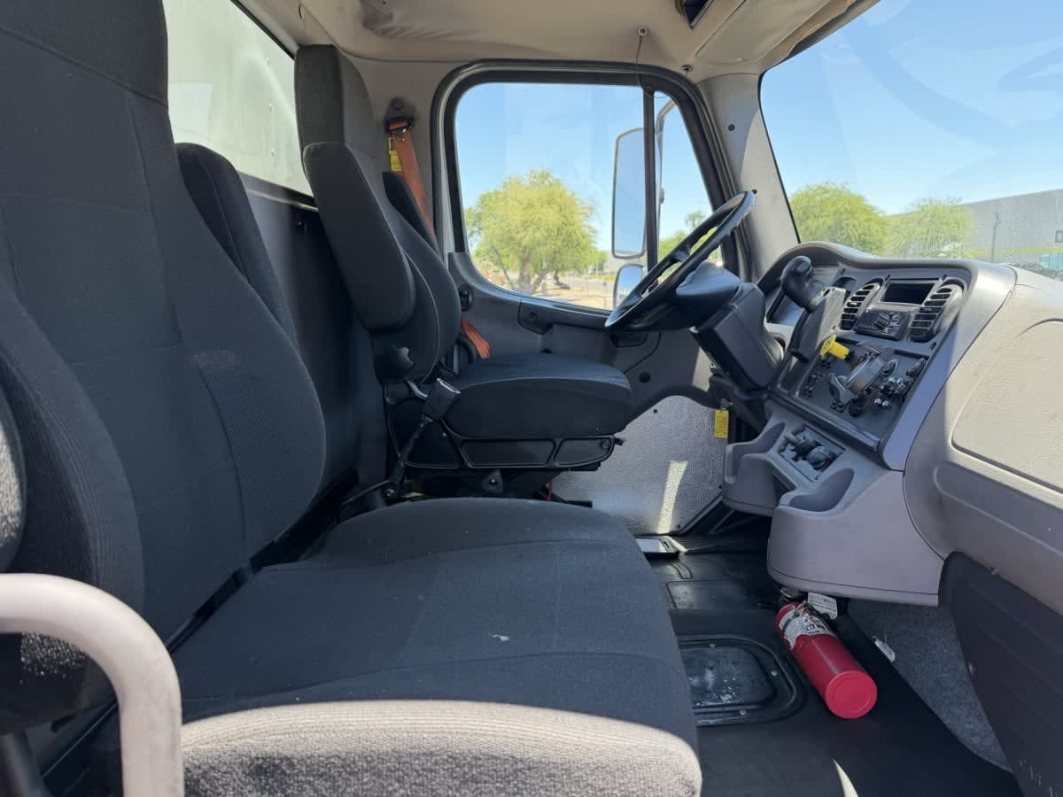 2020 Freightliner M2 106 in Phoenix, AZ — photo 13