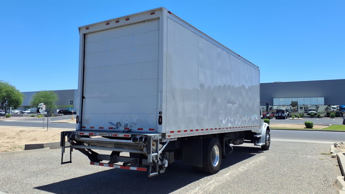 2020 Freightliner M2 106 in Phoenix, AZ — photo 4