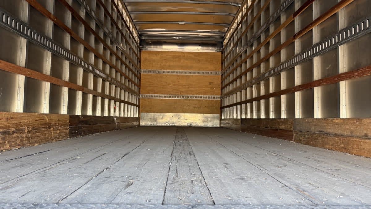 2020 Freightliner M2 106 in Phoenix, AZ — photo 8