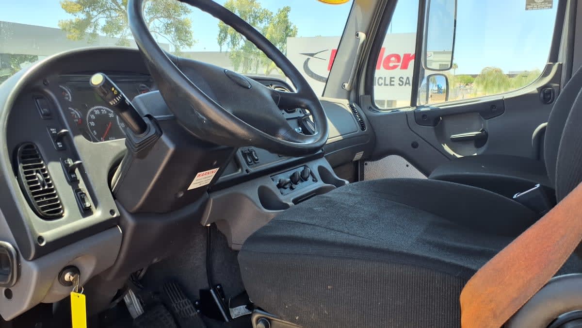 2020 Freightliner M2 106 in Phoenix, AZ — photo 7