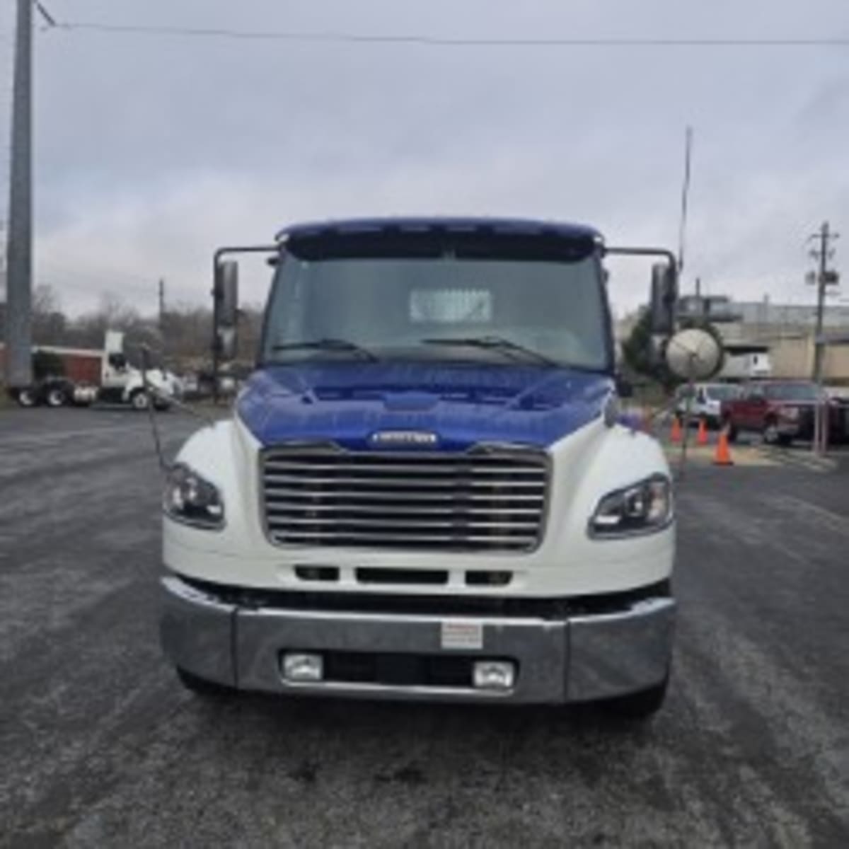 2020 Freightliner M2 106 in Doraville, GA — photo 2