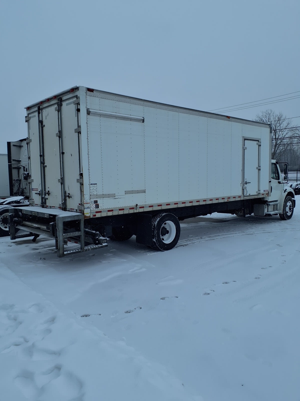 2020 Freightliner M2 106 in Cleveland, OH — photo 4