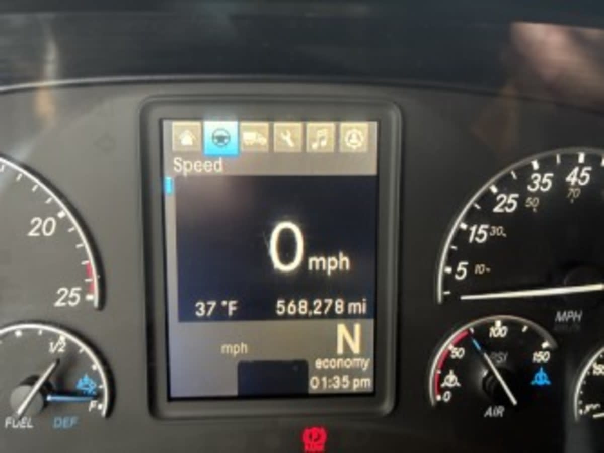 2020 Freightliner Cascadia in Syracuse, NY — photo 11