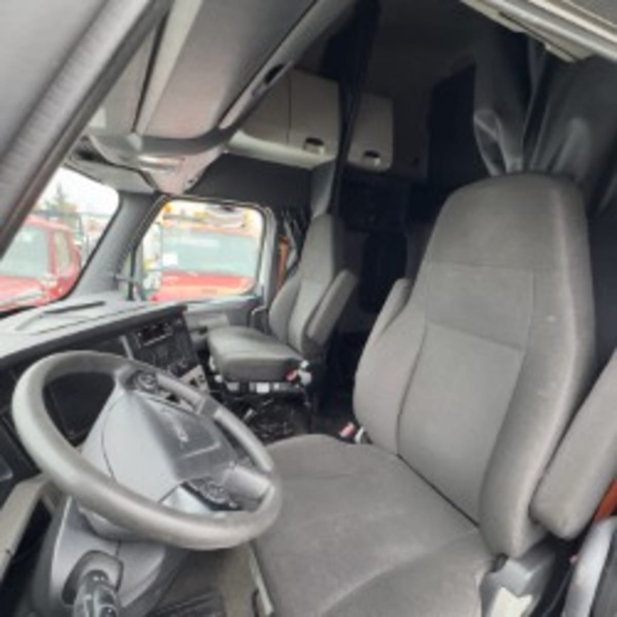 2020 Freightliner Cascadia in Syracuse, NY — photo 7