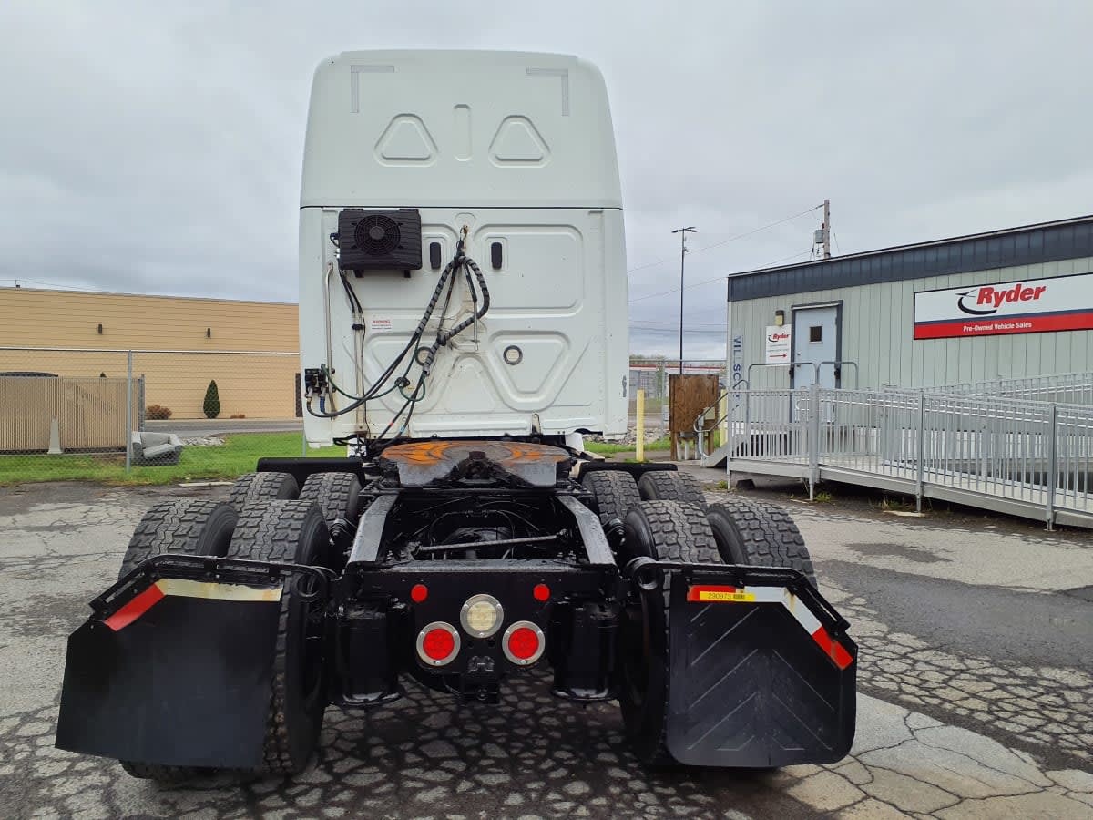 2020 Freightliner Cascadia in Syracuse, NY — photo 5