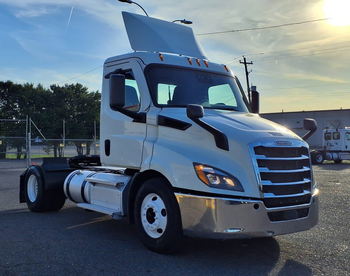 2020 Freightliner Cascadia in Memphis, TN — photo 3