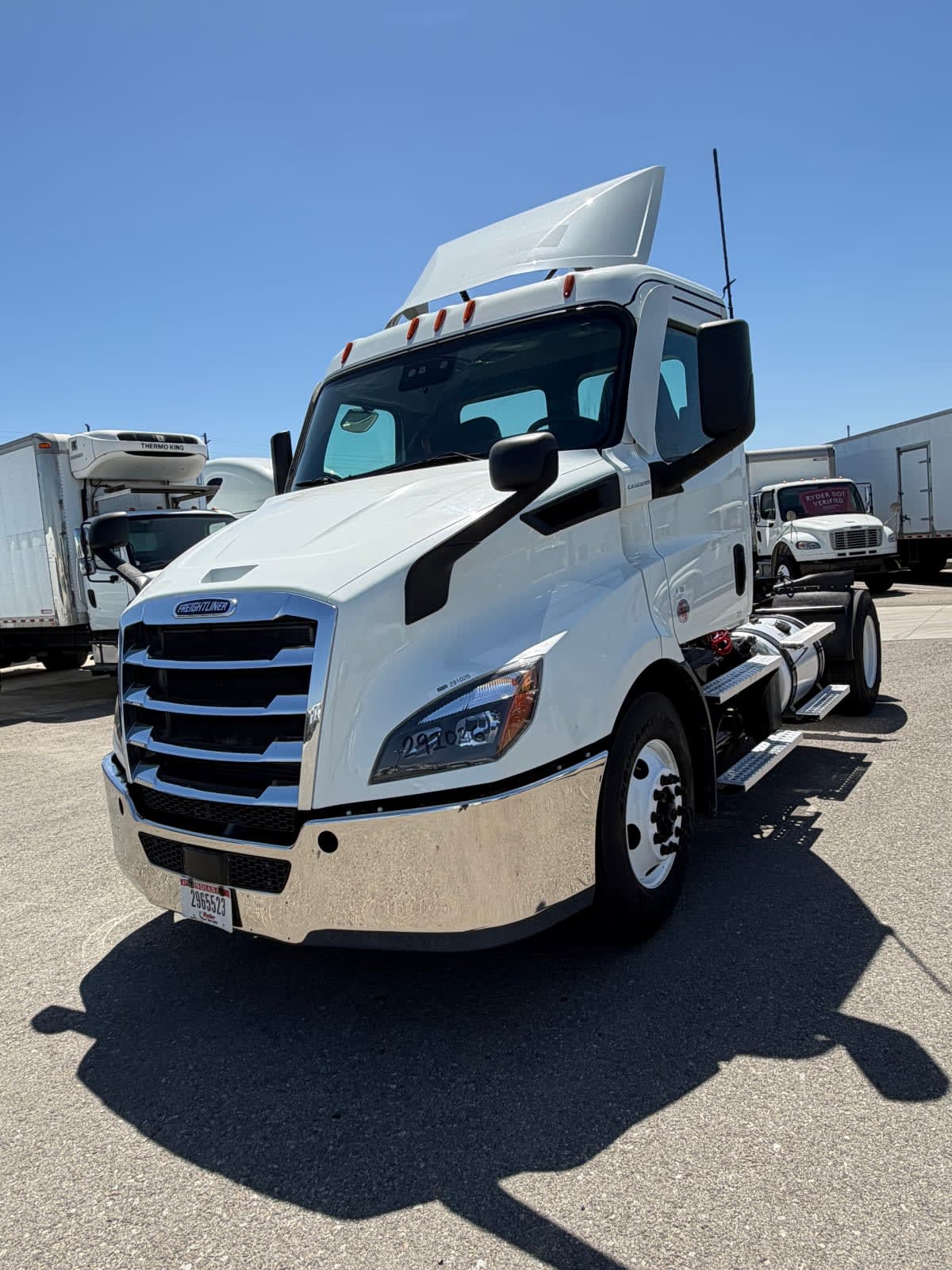 2020 Freightliner Cascadia in Fontana, CA — photo 3