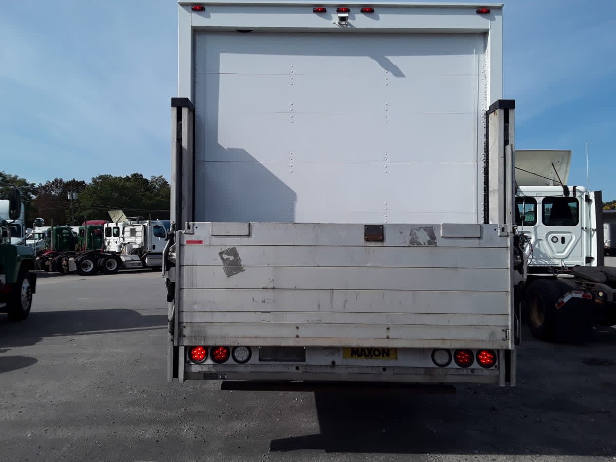 2020 Isuzu NRR in Salisbury, MA — photo 13