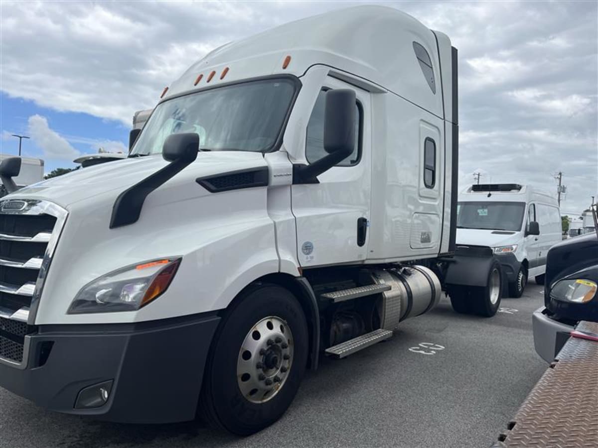 2021 Freightliner Cascadia