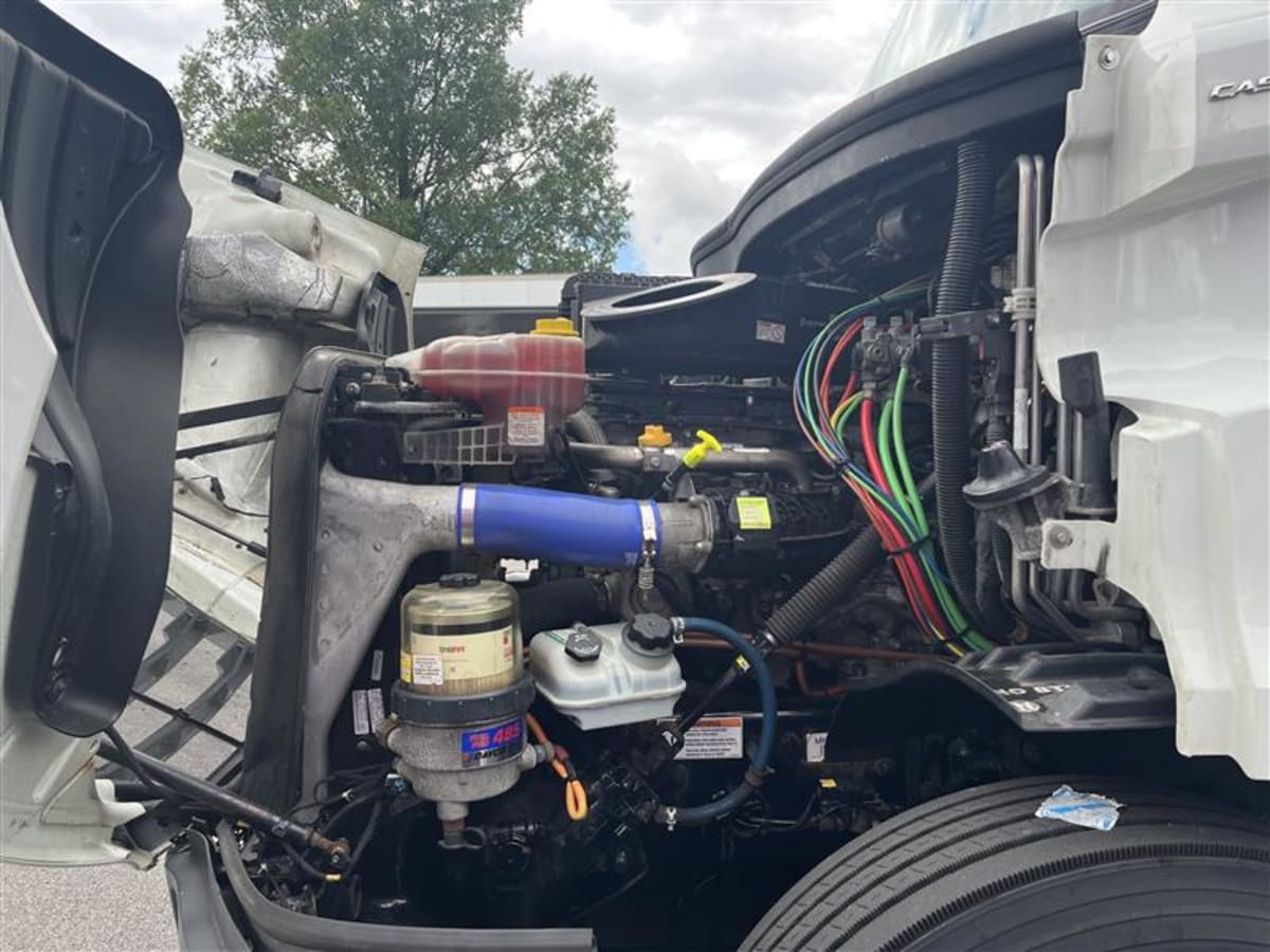 2021 Freightliner Cascadia in Beltsville, MD — photo 9
