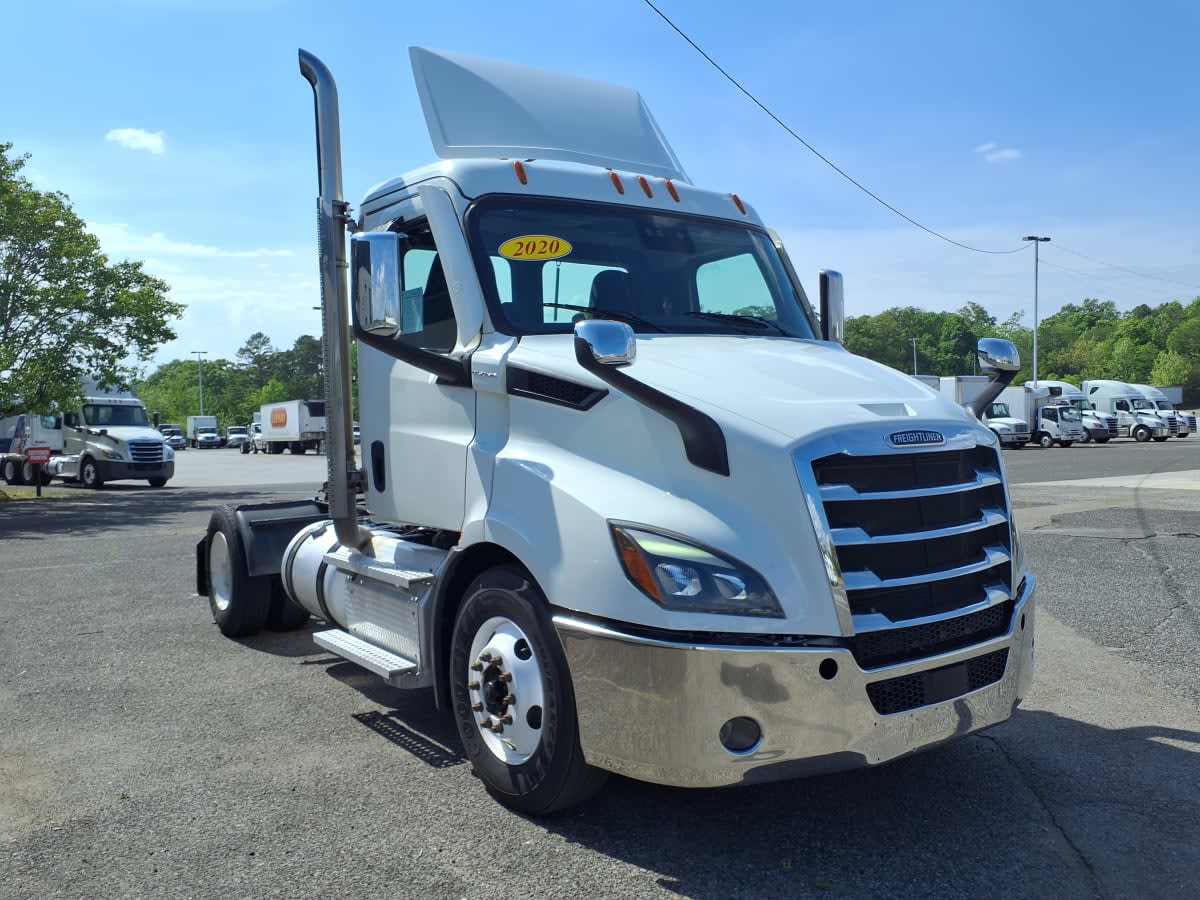 2020 Freightliner Cascadia in Knoxville, TN — photo 3