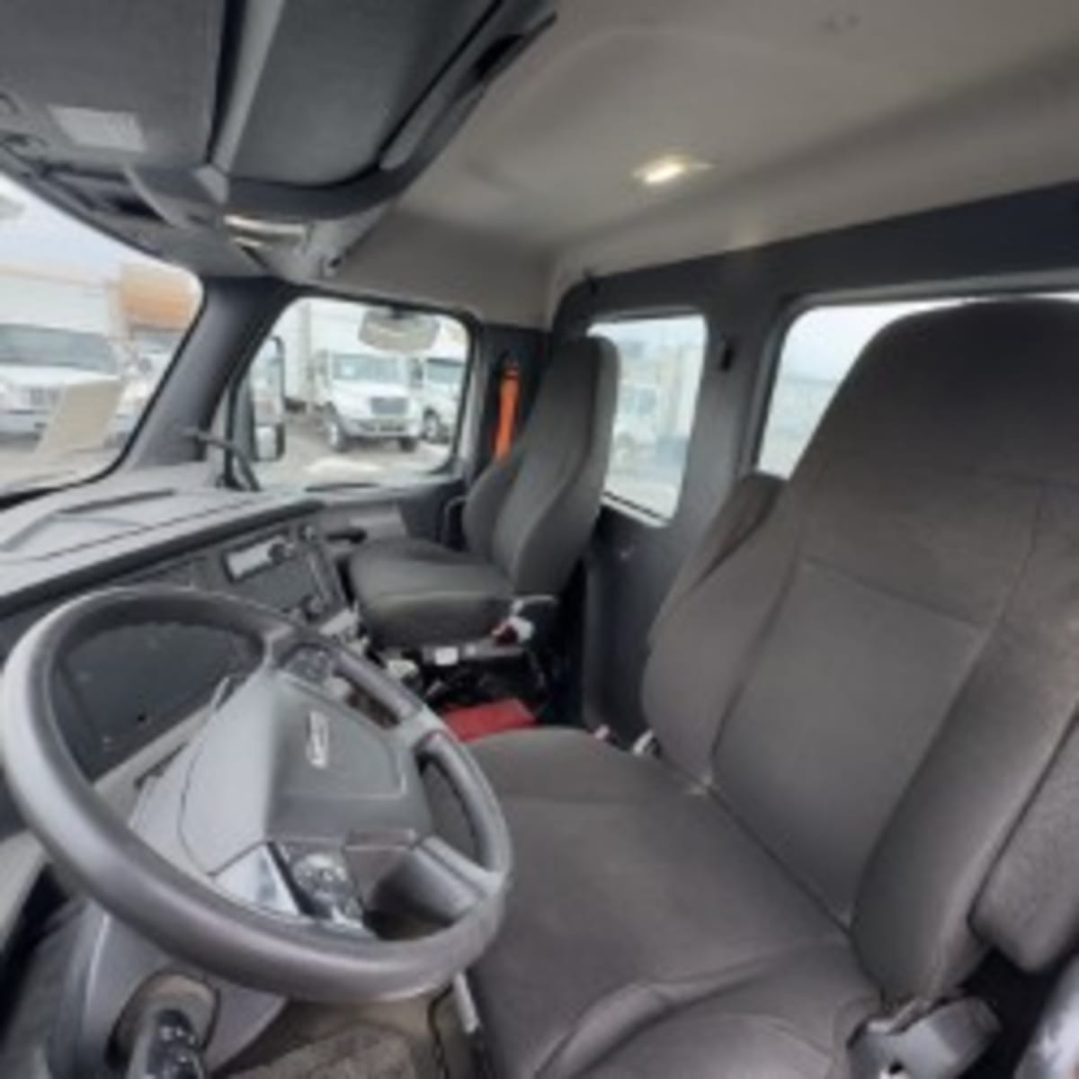 2021 Freightliner Cascadia in Syracuse, NY — photo 7
