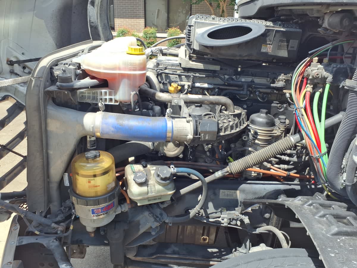 2020 Freightliner Cascadia in Houston, TX — photo 9