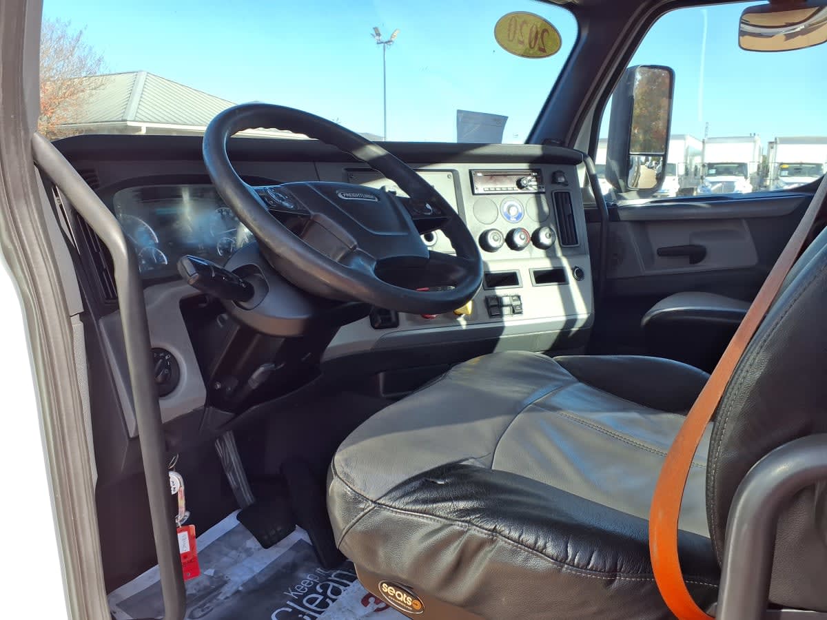 2020 Freightliner Cascadia in Houston, TX — photo 7