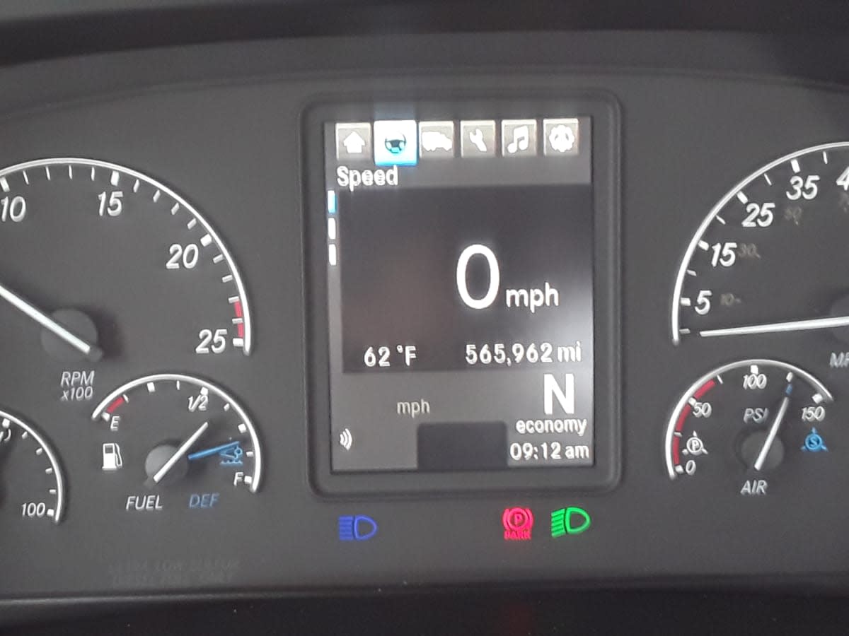 2021 Freightliner Cascadia in Salisbury, MA — photo 11