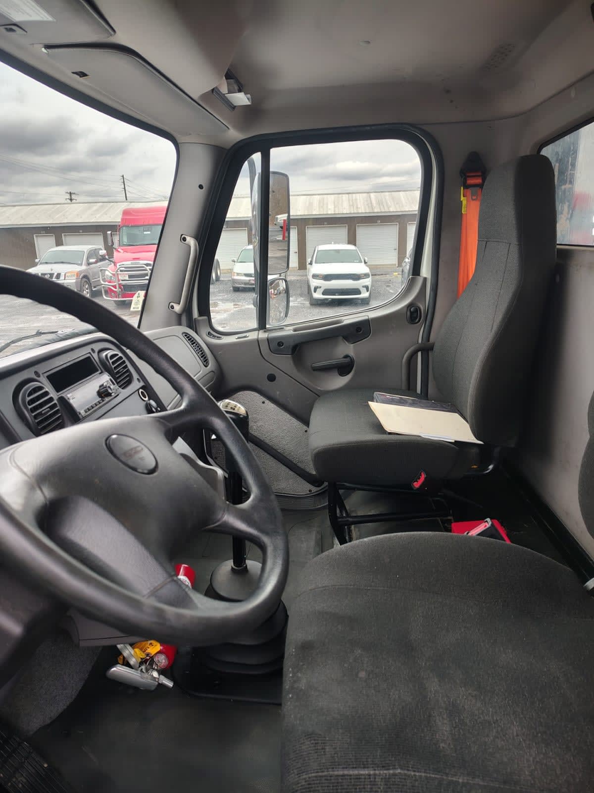 2020 Freightliner M2 106 in Allentown, PA — photo 8