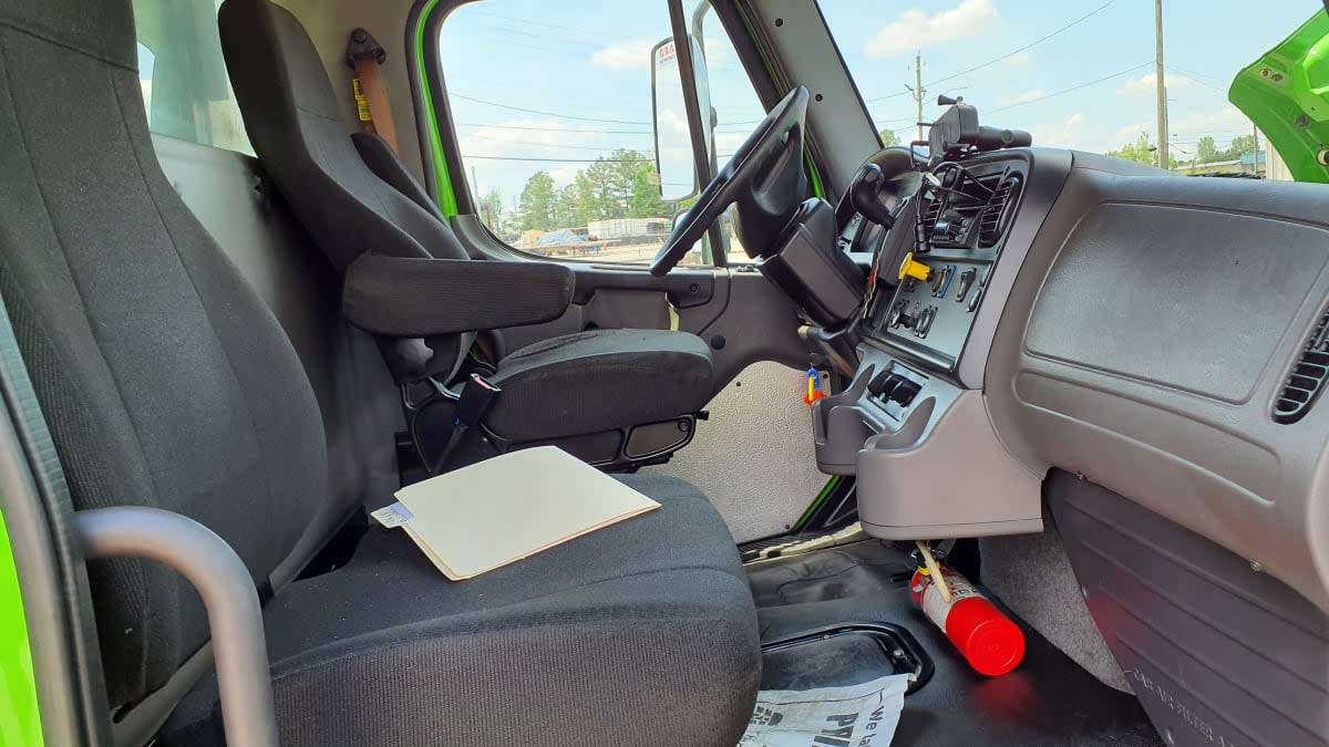 2020 Freightliner M2 106 in Birmingham, AL — photo 12