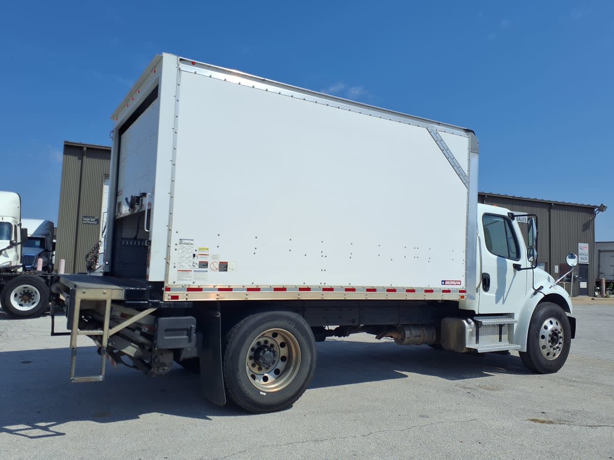 2021 Freightliner M2 106 in Fort Worth, TX — photo 4