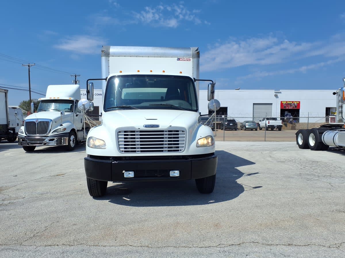 2021 Freightliner M2 106 in Fort Worth, TX — photo 2