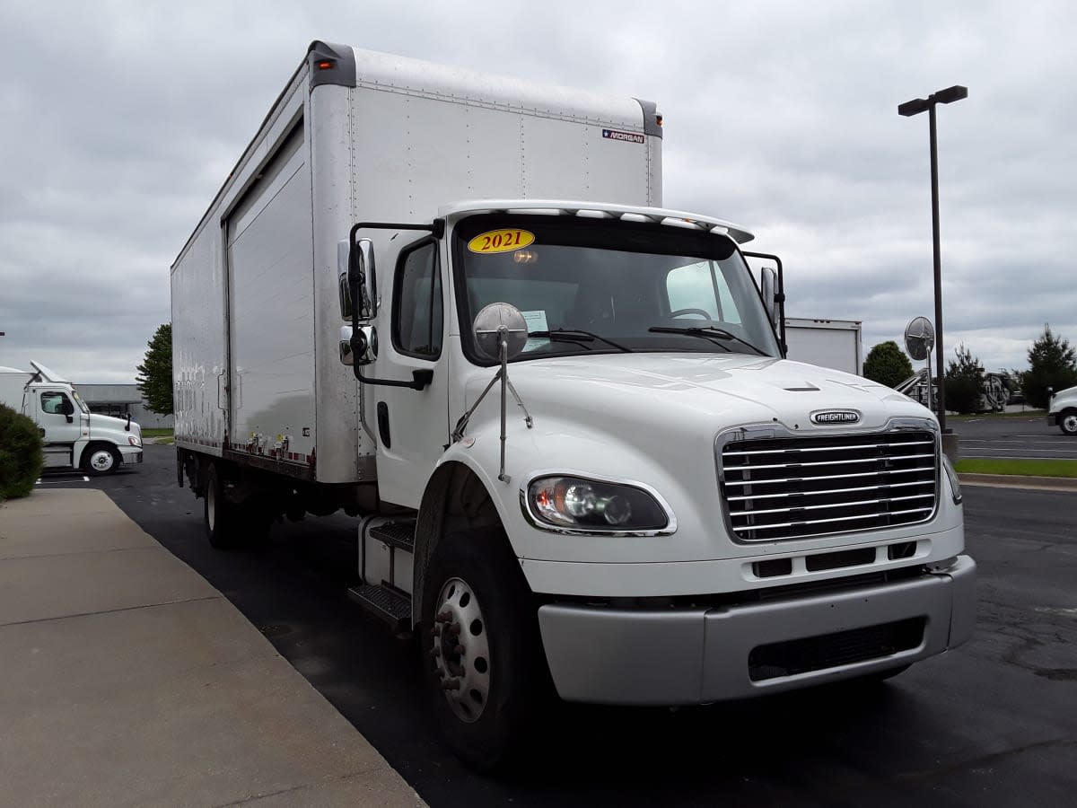 2021 Freightliner M2 106 in Altoona, IA — photo 3
