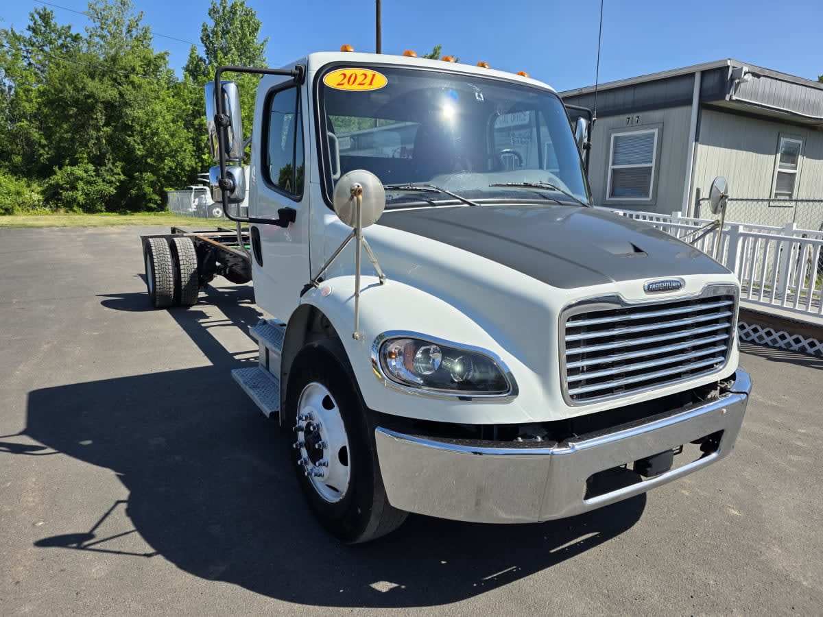 2021 Freightliner M2 106 in Bensalem, PA — photo 3