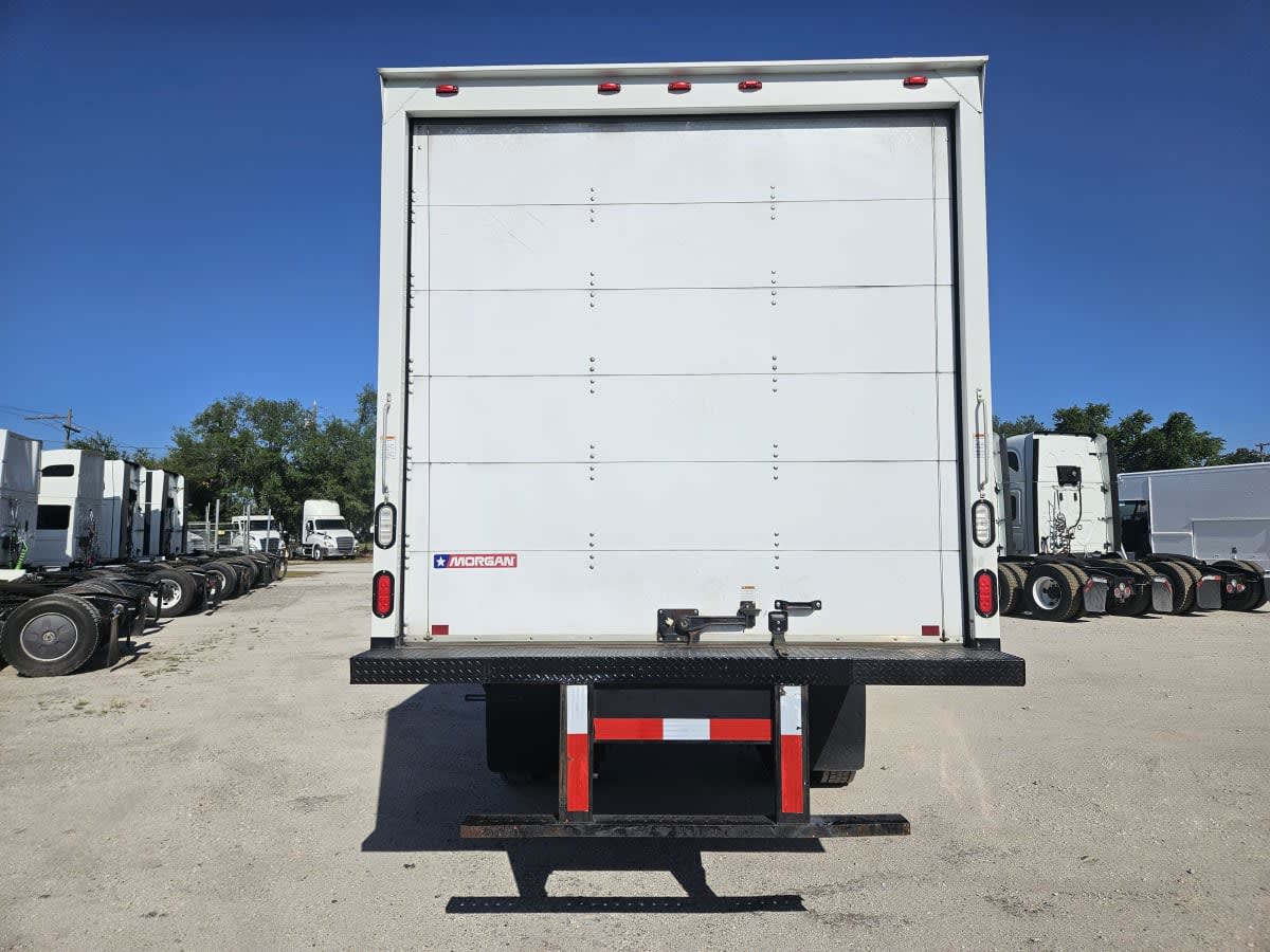 2015 Freightliner M2 106 in Orlando, FL — photo 5