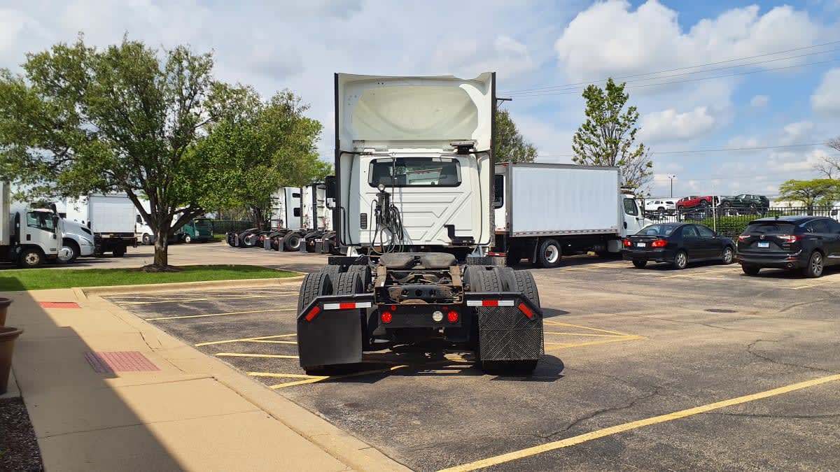 2019 International LT in Bolingbrook, IL — photo 5