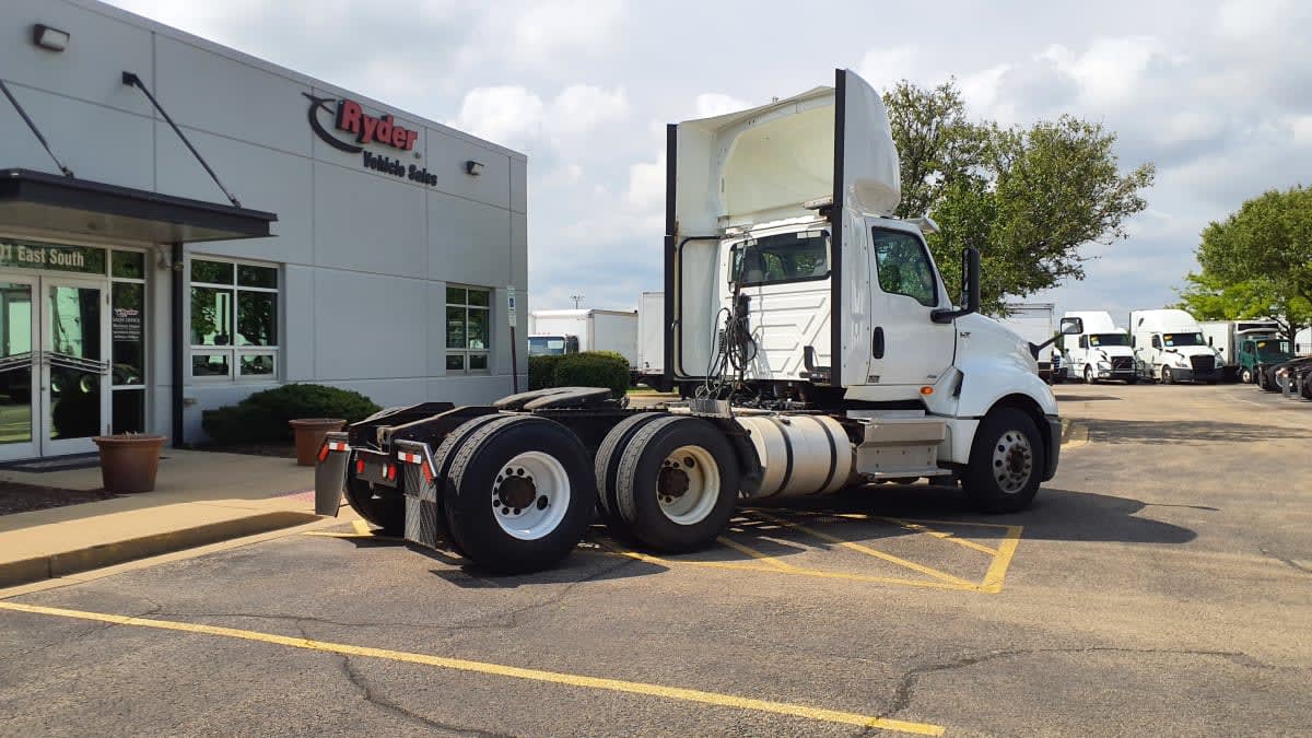 2019 International LT in Bolingbrook, IL — photo 4