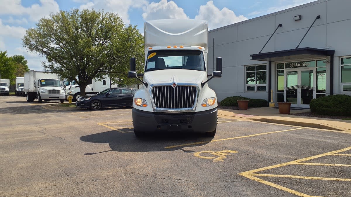 2019 International LT in Bolingbrook, IL — photo 2